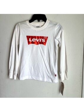 Cute Levi’s top